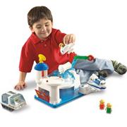 Pretend & Play� Space Station