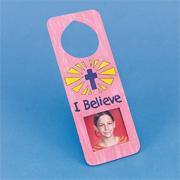 Unfinished I Believe Door Hanger with Photo Frame (pack of 12)